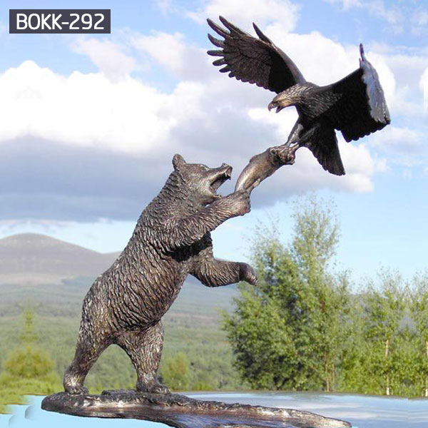 Large grizzly bear statues holding fish and eagle outdoor bronze ornaments arts