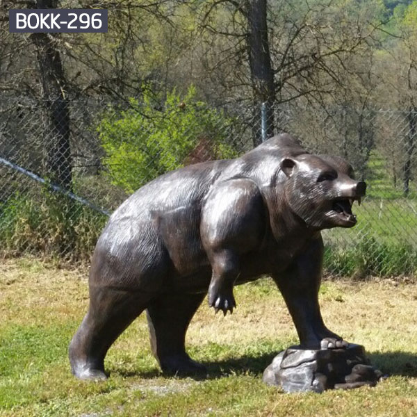 Finishing bronze casting polar bear statue outdoor yard decor