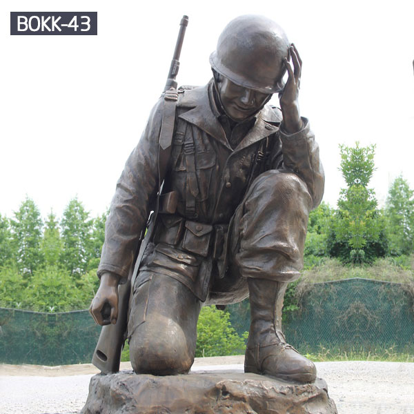 Soldier kneeling military bronze casting lawn statues for sale