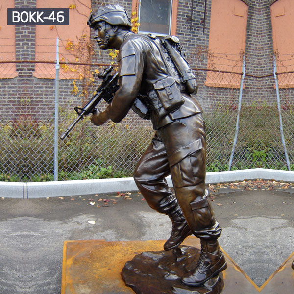 Outdoor life size solider hold gun bronze statues for sale
